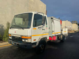 Fuso FK600 Fighter Service Body Truck - picture0' - Click to enlarge