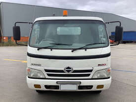 Hino 816 - 300 Series Tray Truck - picture2' - Click to enlarge