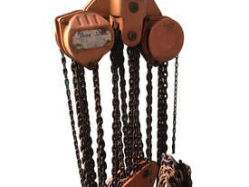 PWB Anchor Chain Block 20t capacity X 6m chain length 63654 C Series - picture0' - Click to enlarge