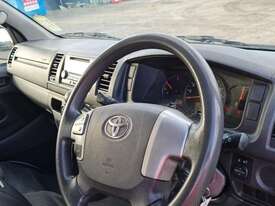 Toyota Hiace - picture1' - Click to enlarge