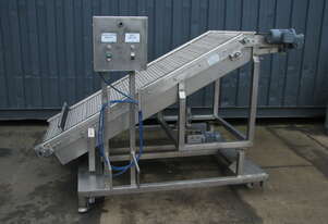 Stainless Steel Oscillating Incline Belt Conveyor - 1.3m High