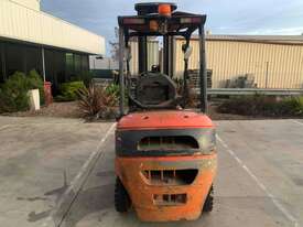 Clark C25D Forklift - picture2' - Click to enlarge