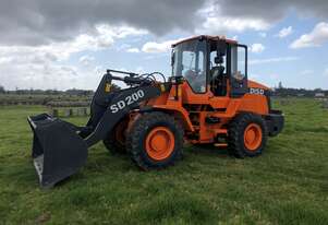Develon   SD200 Wheel Loader