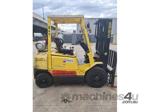 Hyster 2.5T LPG Counterbalance Forklift with Brand New Engine