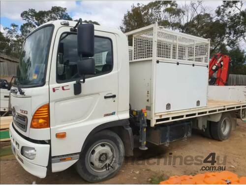 Hino 500 4x2 Tray Top Truck Crane