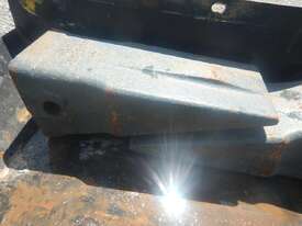 Excavator Bucket Teeth - picture0' - Click to enlarge