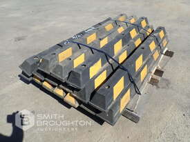 PALLET COMPRISING OF PARKING BARRIERS, 5 X PALSTIC PALLETS & 2 X TUBS - picture0' - Click to enlarge