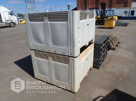 PALLET COMPRISING OF PARKING BARRIERS, 5 X PALSTIC PALLETS & 2 X TUBS - picture2' - Click to enlarge