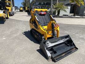 Hyload Tracked mini loader 23HP  - picture1' - Click to enlarge