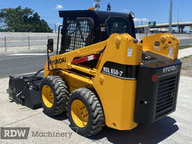 Hyundai HSL650-7 Skid Steer Loader - picture0' - Click to enlarge