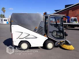 2013 TENNANT 636 INDUSTRIAL COMPACT STREET SWEEPER - picture2' - Click to enlarge