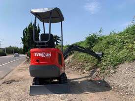 Everun ERE10 pro mini excavator - picture2' - Click to enlarge