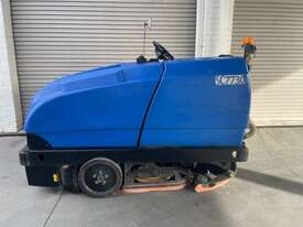 American Lincoln SC7730 Battery Ride On Sweeper/Scrubber - picture2' - Click to enlarge