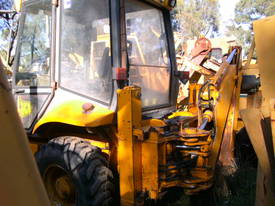 JCB-2CX , 4x4 , 4WS , 6,000 hrs , 6ton , AC cabin , side shift hoe , 4in1 , hyd hitch , - picture1' - Click to enlarge