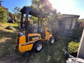 Used Hyload Articulated Mini Loader - picture0' - Click to enlarge