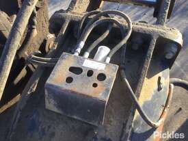 CAT H160Es Rock Breaker Attachment - picture1' - Click to enlarge