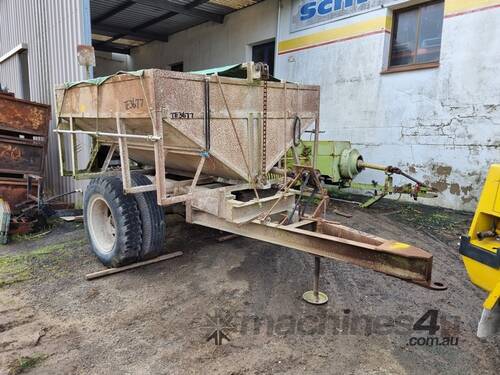 Crump 3 Tonne Trailing Super Spreader