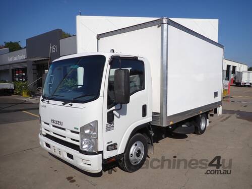 2014 ISUZU NNR 200 - Pantech trucks - Tail Lift