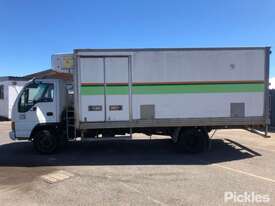 2002 Isuzu NQR 450 Long - picture1' - Click to enlarge