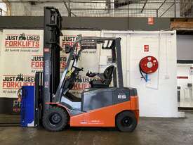 TOYOTA 8FBN25 S/N 18651 2017 MODEL BATTERY ELECTRIC FORKLIFT 4500 MM 2 STAGE MAST ** LOCATED IN STRA - picture0' - Click to enlarge