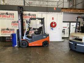 TOYOTA 8FBN25 S/N 18651 2017 MODEL BATTERY ELECTRIC FORKLIFT 4500 MM 2 STAGE MAST ** LOCATED IN STRA - picture0' - Click to enlarge