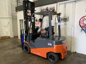 TOYOTA 8FBN25 S/N 18651 2017 MODEL BATTERY ELECTRIC FORKLIFT 4500 MM 2 STAGE MAST ** LOCATED IN STRA - picture1' - Click to enlarge