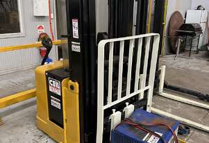 Yale MRW030E Walkie Reach Stacker with Side Shift