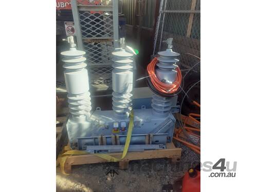 High Voltage 22 KV Recloser & single phase 22 KV Transformer