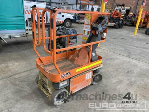 JLG 1230ES Wheeled Vertical Mast Lift