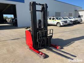 No C/P,Stand Behind Forklift - picture0' - Click to enlarge