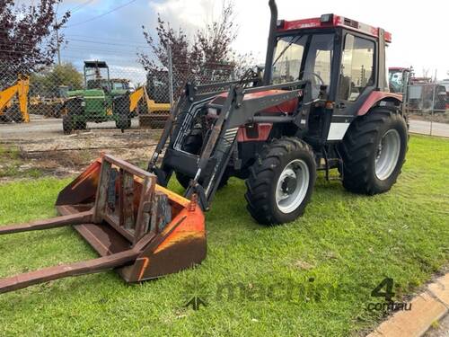 Tractor CASE 4230 84HP 4x4 FEL Bucket and forks