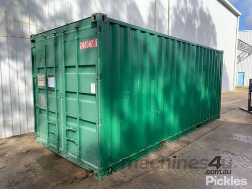 20 Foot Shipping Container. Serial 246042-7.  
Please Note: Used, Untested, May Be Incomplete or Non