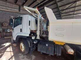 2012 Isuzu fh fvz tipper - picture0' - Click to enlarge