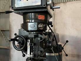 Herless 5hp turret mill with DRO and good selection of tooling - picture2' - Click to enlarge