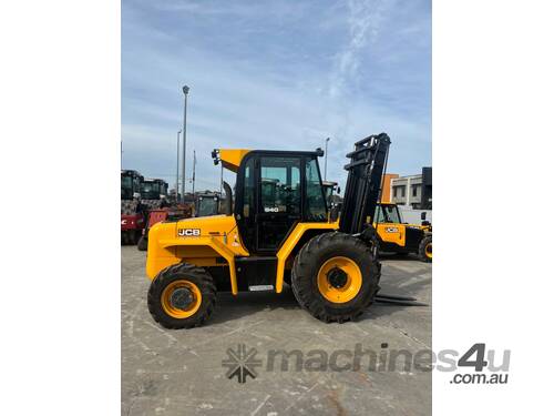 UNUSED 2021 JCB 940 ROUGH TERRAIN FORKLIFT U4531