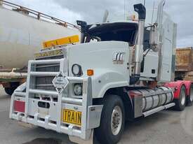 Mack Superliner - picture1' - Click to enlarge