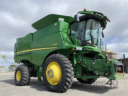 John Deere S670