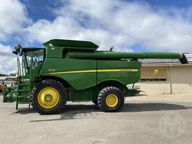 John Deere S670 - picture2' - Click to enlarge