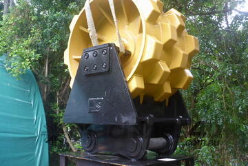   25-50 ton (100/90/80mm pin) 810mm Excavator Compaction Wheel