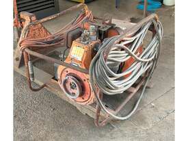 LINCOLN WELDANPOWER 175 WELDER  - picture1' - Click to enlarge