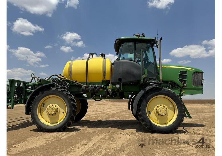 caption 2010 JOHN DEERE 4630 + WEED IT