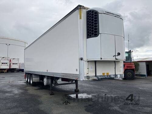2004 Maxitrans ST3 44ft Tri Axle Refrigerated Pantech Trailer