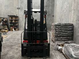 Linde H20-350 2.0 tonne Triplex Mast, Lift height 6220mm / 2725 Closed Height, Twin Pedal, Sideshift - picture0' - Click to enlarge