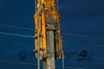 GANZ - Pajot 300 Air Pile Hammer