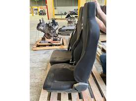 2 X ISUZU TRUCK SEATS R/H ONLY - picture0' - Click to enlarge