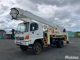 2010 Hino 500 GT 1322 EWP - picture1' - Click to enlarge