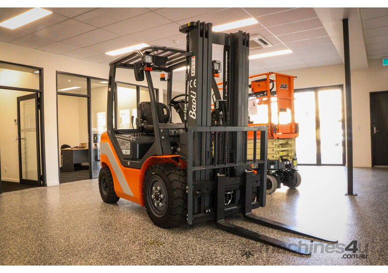 caption Baoli KBD 2.5 Tonne Forklift - With Shock-Resistant Clear Polycarbonate Cover