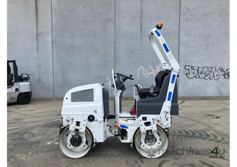 Roller Cable Dynapac CC900G Tandem Vibratory Roller | J