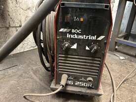 BOC Industrial WF2 And MIG 250 Welder Set - picture0' - Click to enlarge