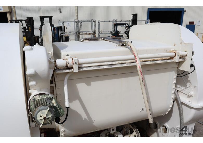 caption Large Industrial Z Arm Mixer - 400L